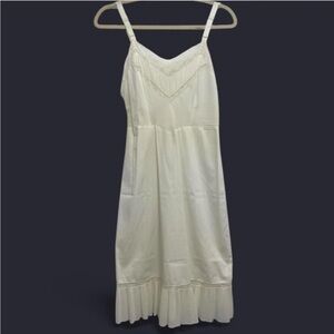 VTG 1950s slip / night gown white Barbizon dress with beautiful detailing